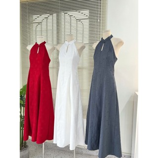 Đầm Cổ Yếm Dập Hoa Dáng Dài Sang Chảnh Thanh Lịch Tôn Dáng
