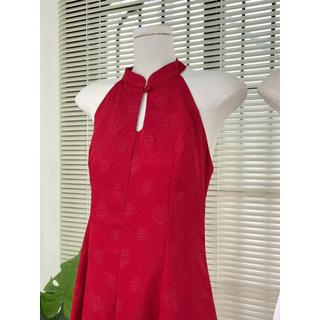 Đầm Cổ Yếm Dập Hoa Dáng Dài Sang Chảnh Thanh Lịch Tôn Dáng
