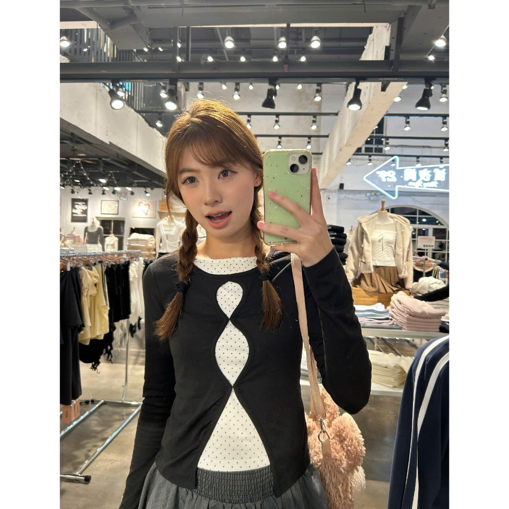 Áo dài tay màu đen tạo kiểu layer chấm bi trắng khoét tròn chất cotton co giãn sang trọng ATDT070 - Tiktik