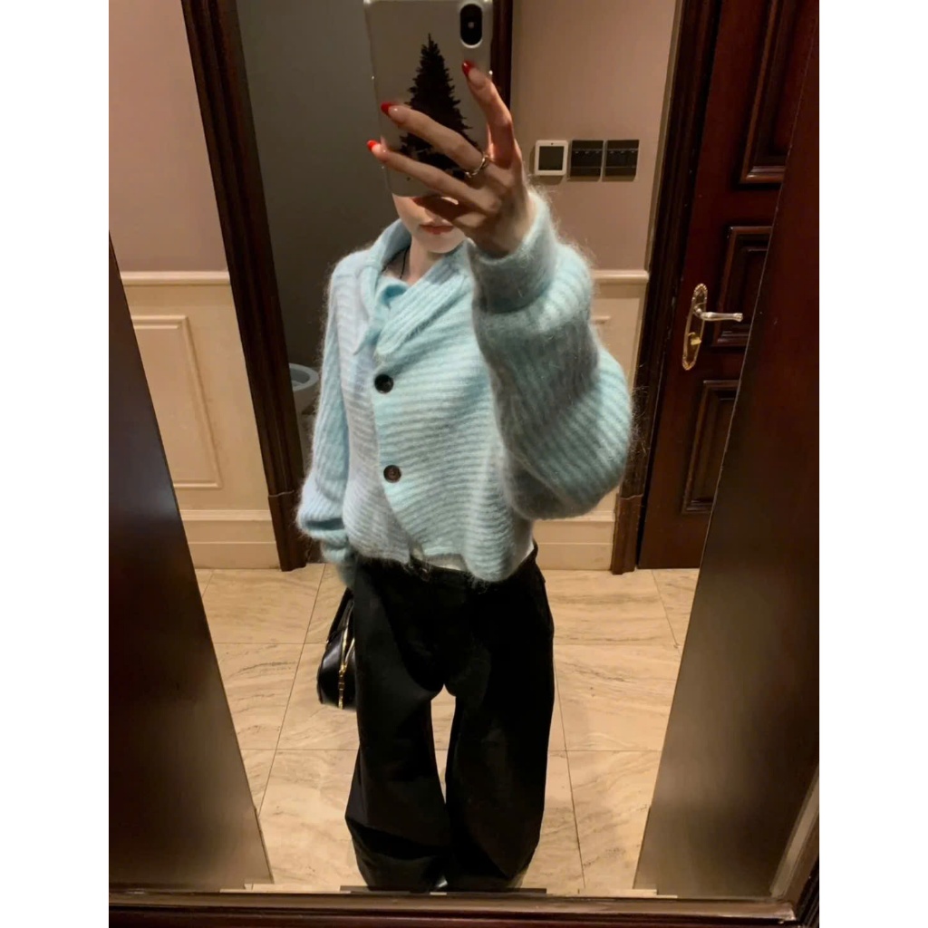(sẵn)Áo len dáng croptop rộng kẻ ngang khuy to màu xanh và ghi cổ ống đứng AL006 - Tiktik