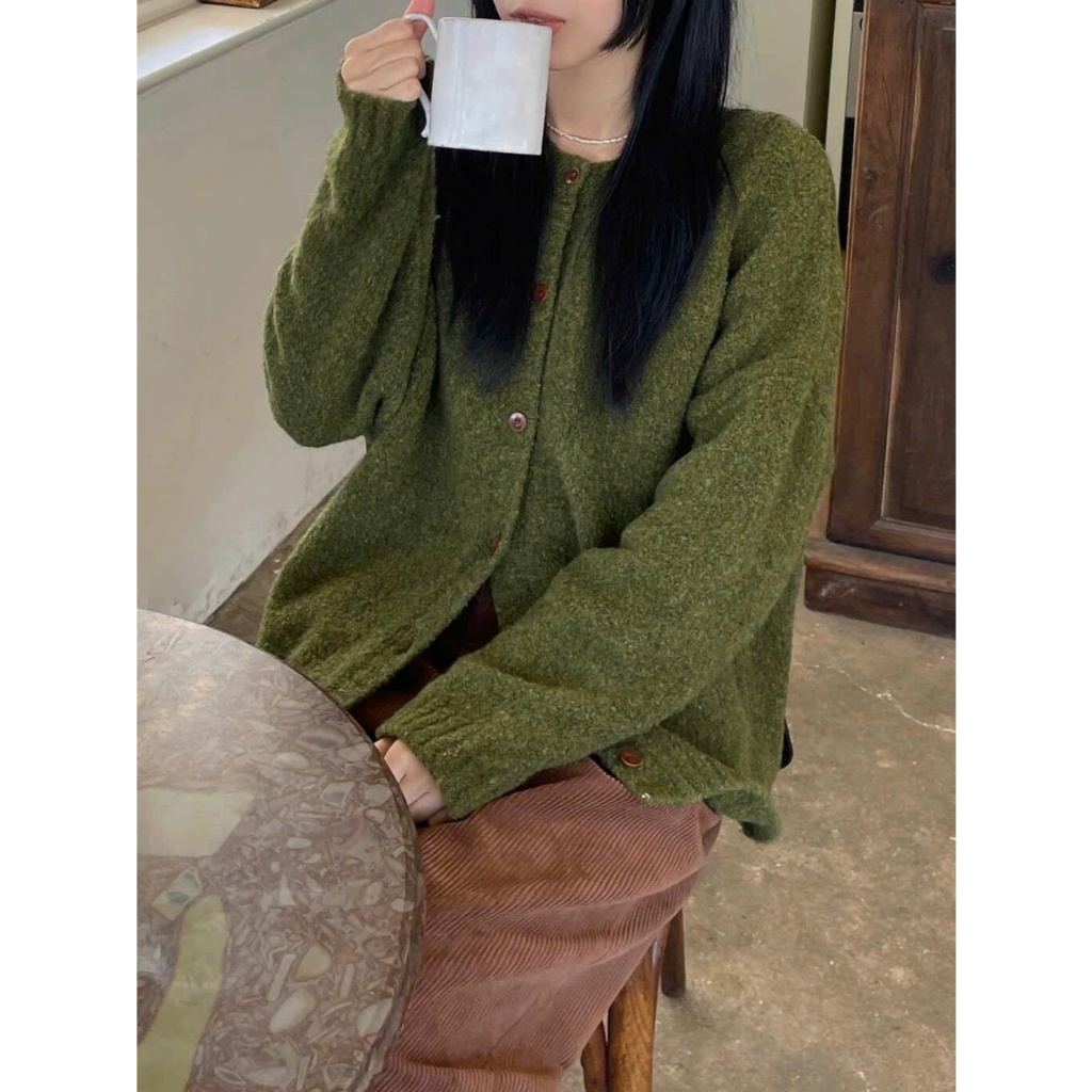 Áo khoác len cardigan xanh rêu khuy cài nâu dáng rộng vừa dày dặn chất len xù CDG015 - Tiktik