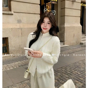 TRIANGLE - Newie Sweater - Áo len lông xù kéo khóa cổ cao style Hàn Quốc thanh lịch, sang chảnh dành cho mùa đông