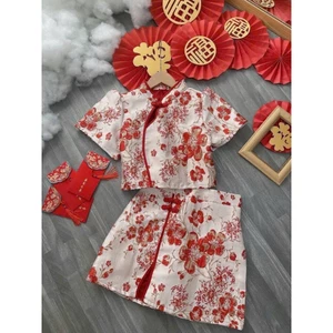 Set đồ bé gái áo ngắn tay phối váy họa tiết hoa đỏ form xinh phù hợp bé mặc dịp lễ tết , sét đồ đôi mẹ bé