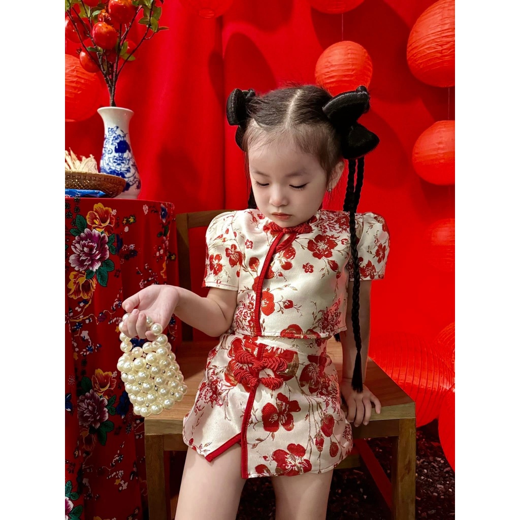 Set đồ bé gái áo ngắn tay phối váy họa tiết hoa đỏ form xinh phù hợp bé mặc dịp lễ tết , sét đồ đôi mẹ bé