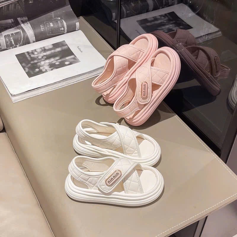 [M066] Sandal Bánh Mì Bé Gái Quai Chéo Trần Chỉ Quả Trám Cao Cấp - Dép Quai Hậu Bé Gái Êm Chân Phong Cách Hàn Quốc Mới