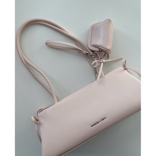 Túi đeo vai Bow Elongated Trapeze Charles & Keith