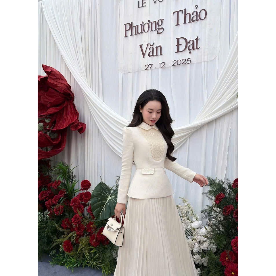 ZIMM STORE-Set Áo Vest Nữ Màu Trắng Kem Chất Liệu Dày Dặn Phối Chân Váy Xếp Ly Dài