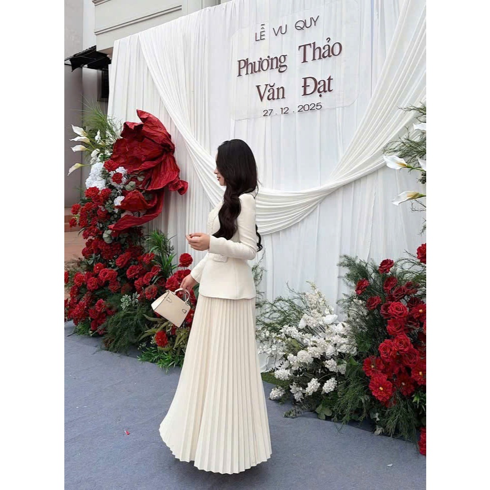 ZIMM STORE-Set Áo Vest Nữ Màu Trắng Kem Chất Liệu Dày Dặn Phối Chân Váy Xếp Ly Dài