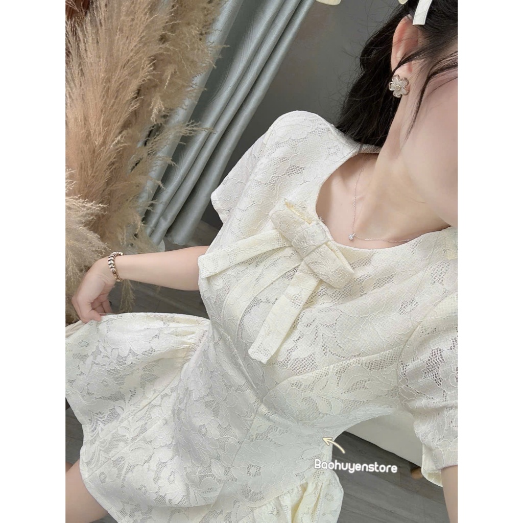 Đầm ren nữ dáng xòe ngắn tiểu thư, thiết kế cổ nơ nhẹ nhàng, mặc lên xinh xắn