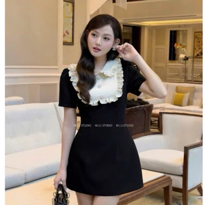 MIU.STUDIO • Váy nữ cộc tay phối cổ bẻ viền bèo đính cúc ngọc sang chảnh , Đầm thiết kế dáng ngắn tiểu thư thanh lịch
