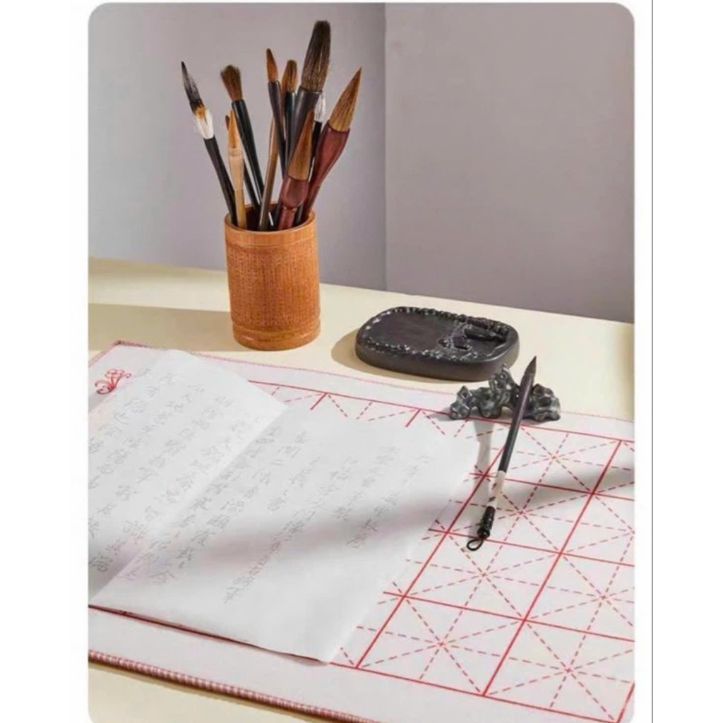 Thảm kê lót giấy viết thư pháp , êm dễ viết tránh mực dính ra bàn. Kích thước 50x70cm