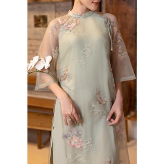 SWANLAKE | Áo Dài Cách Tân Nữ Phom Suông Tà Kép Cổ Trụ Chất Vải Tơ Ép Thêu Hoa Tay Lỡ L13254