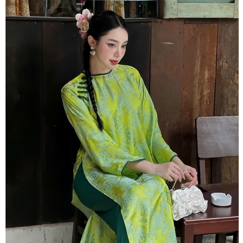 Áo Dài Tết Gấm Thọ Rơi Dáng Suông Cổ Tròn – Thanh Lịch Đón Xuân-ds05