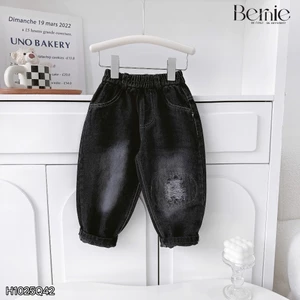 Quần bò rách đáp gối sành điệu cho bé trai, quần bò form rộng cá tính cho bé H1025Q42
