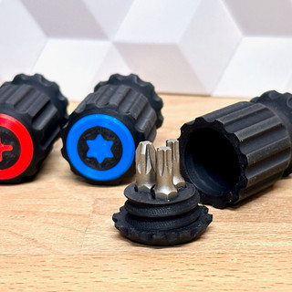 Tay Vặn Bit Mini Bỏ Túi – Có Ngăn Chứa 3 Đầu Bit – Nhỏ Gọn, Tiện Lợi ( Không kèm đầu bit )