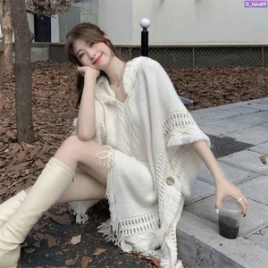 ​Sắm Đồ Đi Chill : Áo Choàng Dệt Kim Tua Rua Cho Nàng Tự Tin Khoe Cá Tính– Diện Lên Là Có Ảnh Đẹp Vạn Người Mê !
