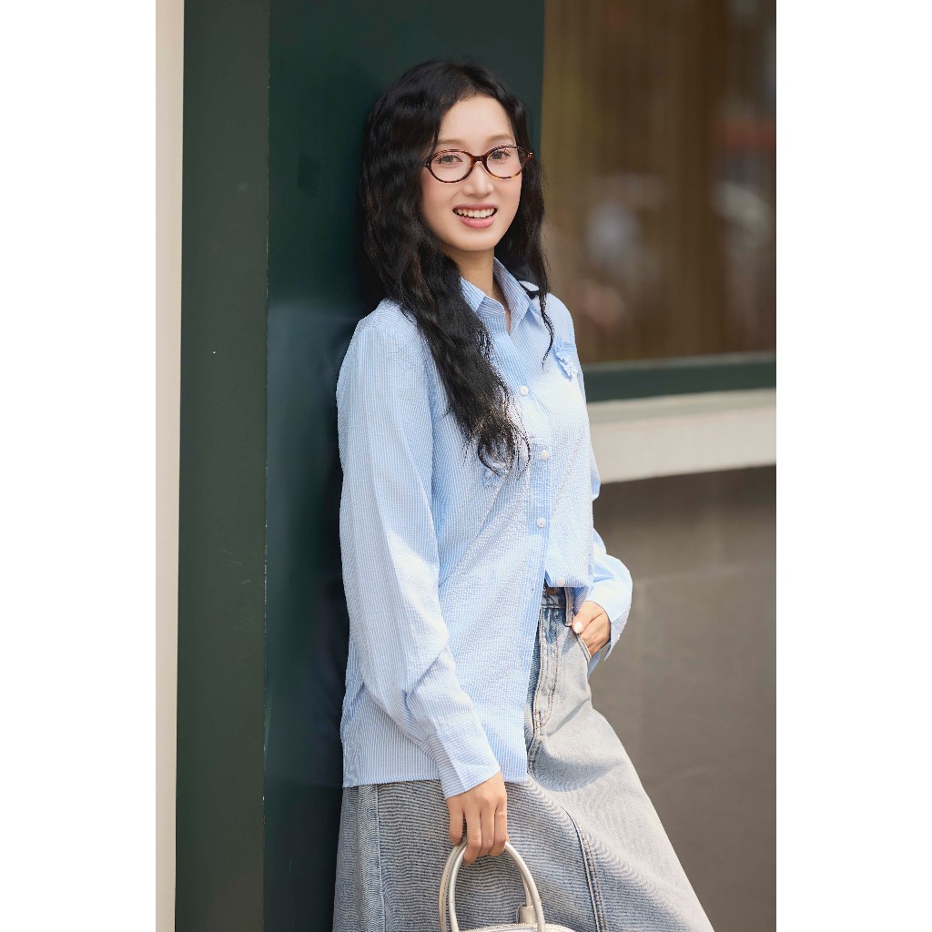Áo sơ mi form suông rộng Gmorning - GUMAC tay dài có đính hoa ở thân trước YAF12041