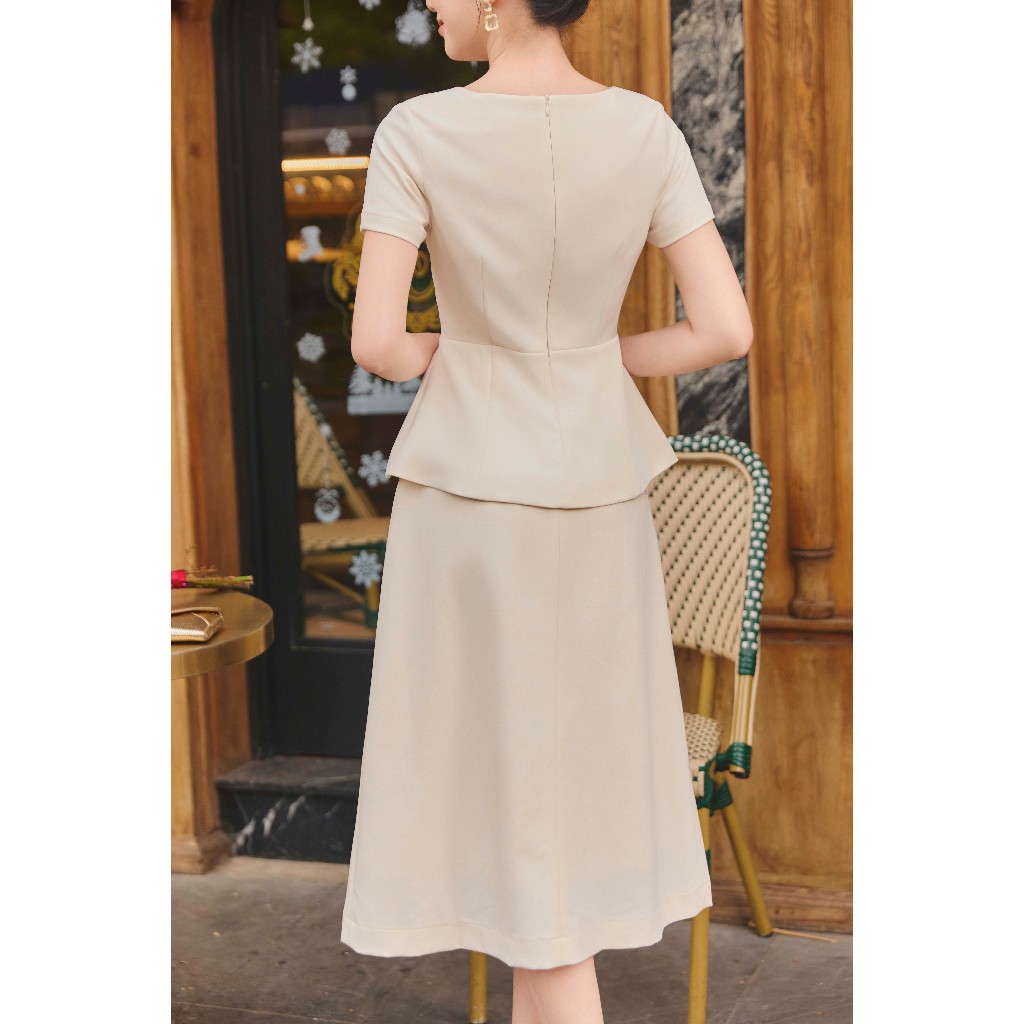 Áo Peplum Nữ GUMAC Cổ Ngang Chiết Eo Xòe Nhẹ Có Đính Hoa 3D Trang Trí Thanh Lịch AG07104