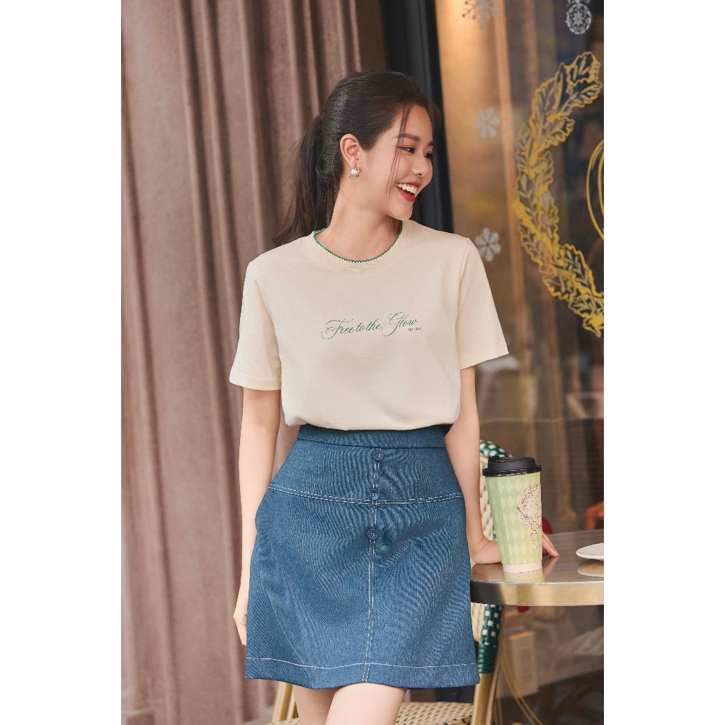 Áo Thun Nữ Tay Ngắn GUMAC Form Rộng Cổ Tròn Phối Viền Cổ In Chữ Chất Cotton 2C Mềm Mát Trẻ Trung ATF12052