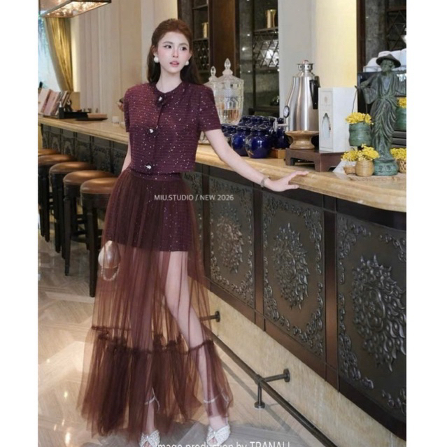 Set áo dạ kim sa dáng ngắn cộc tay đính nút hoa cao cấp kèm chân váy lưới xoè dài mặc đi tiệc đi chơi sang chảnh