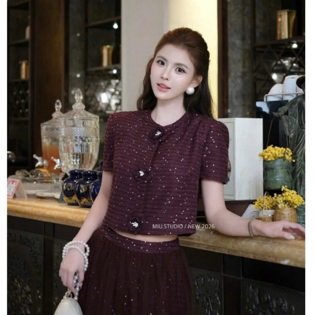 Set áo dạ kim sa dáng ngắn cộc tay đính nút hoa cao cấp kèm chân váy lưới xoè dài mặc đi tiệc đi chơi sang chảnh