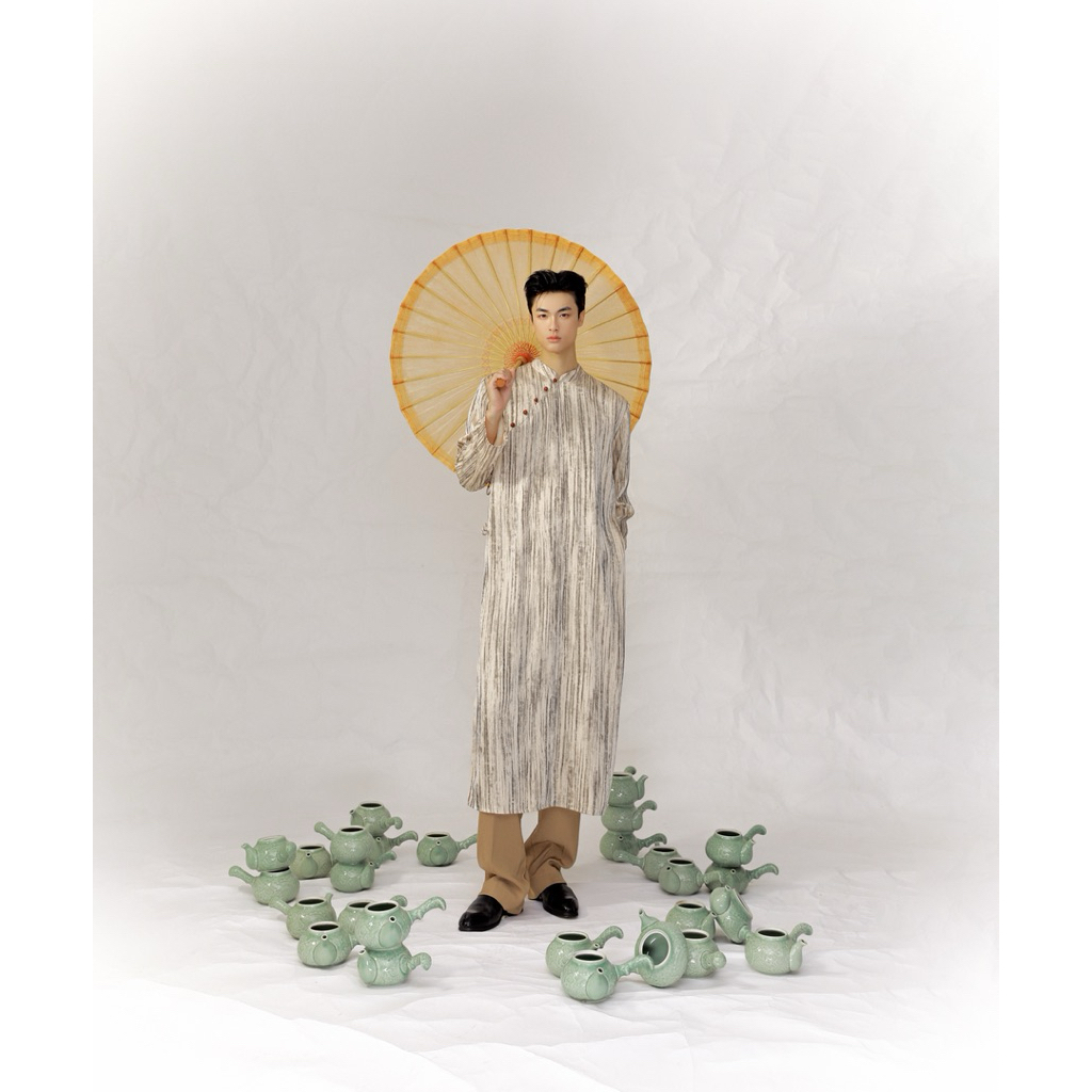 Áo dài nam Lụa Châu Giang – Ngà Sương, thiết kế truyền thống