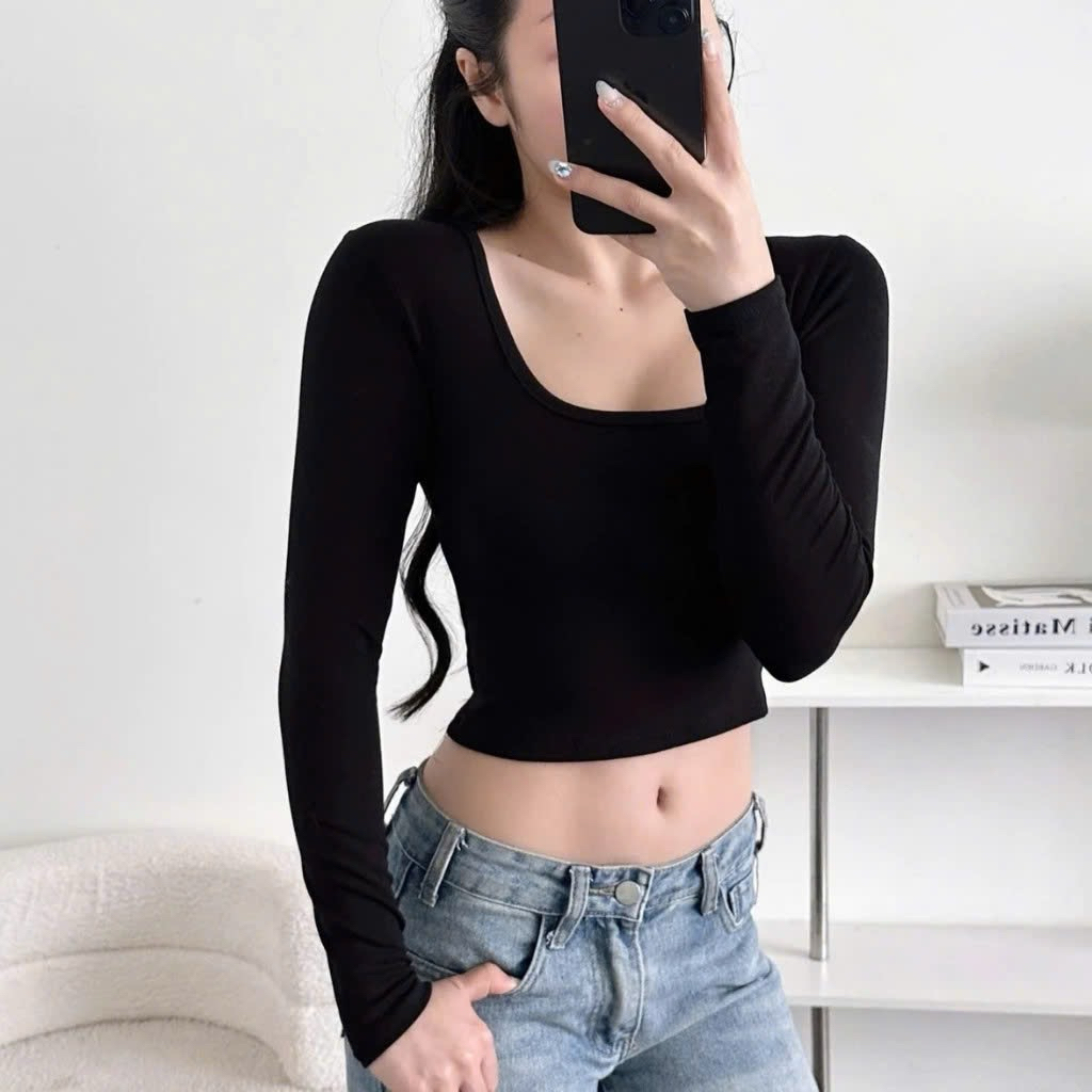 | LYN WEAR | Áo Croptop Nữ Cổ Vuông Tay Dài Dáng Body Basic – Áo Thun Ôm Nhẹ Dễ Phối Đồ