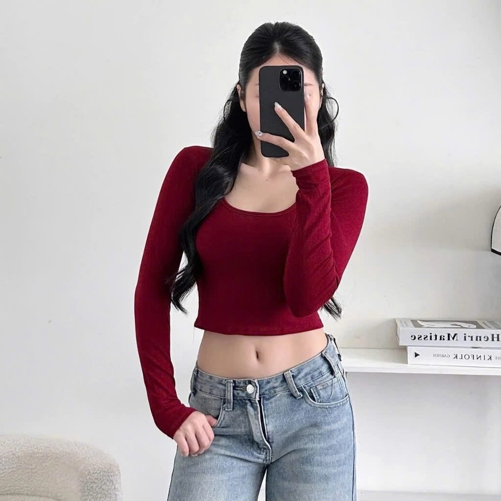 | LYN WEAR | Áo Croptop Nữ Cổ Vuông Tay Dài Dáng Body Basic – Áo Thun Ôm Nhẹ Dễ Phối Đồ