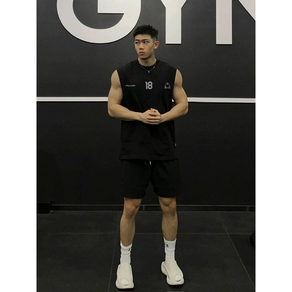 Áo thun Tanktop Cổ tròn 18 Localbrand ICVCVNI Unisex Cotton