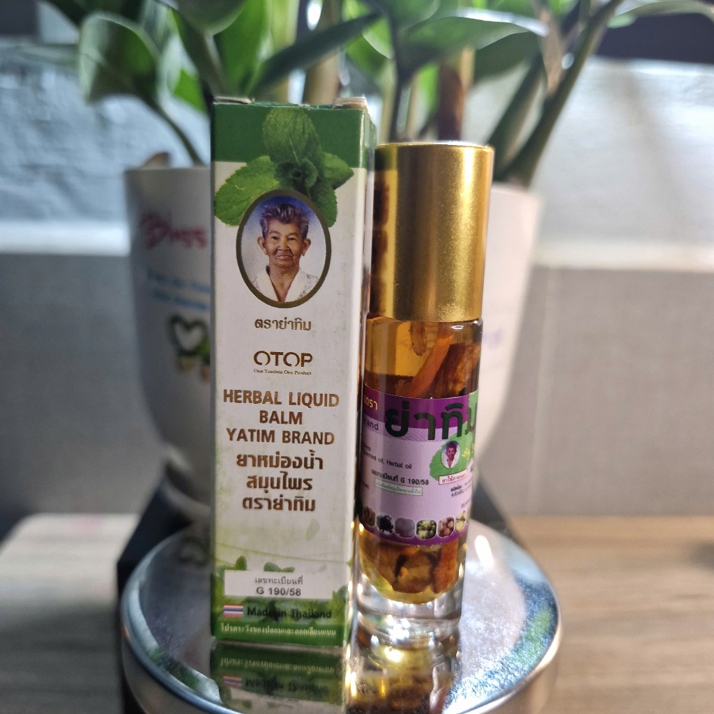 Dầu Lăn Thảo Dược Thái Lan 8cc – Nhỏ Gọn Nhưng Tiện Ích