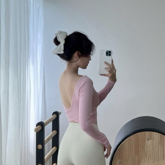 Áo tập yoga, pilates FitHer dài tay nữ Yuri Top, khoét lưng chéo gợi cảm, hở lưng chữ V quyến rũ, có mút ngực