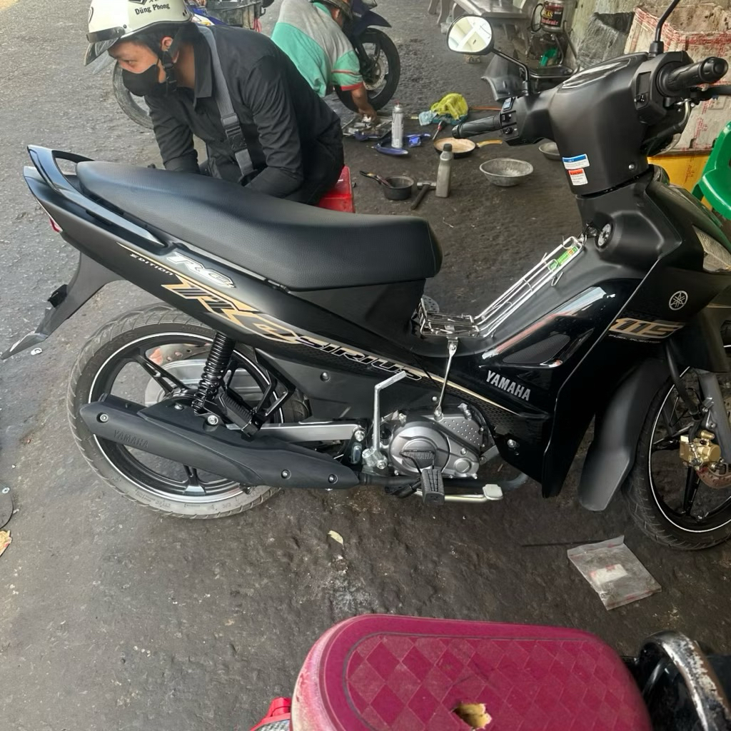Da yên xe Yamaha Sirius Fi, Taurus kiểu zin (sử dụng kim bọc yên)