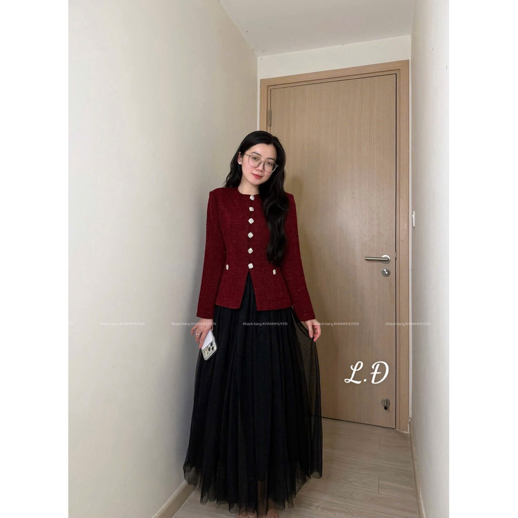 set dạ áo đỏ phối chân váy lưới dáng dài khuy cài nổi bật SM