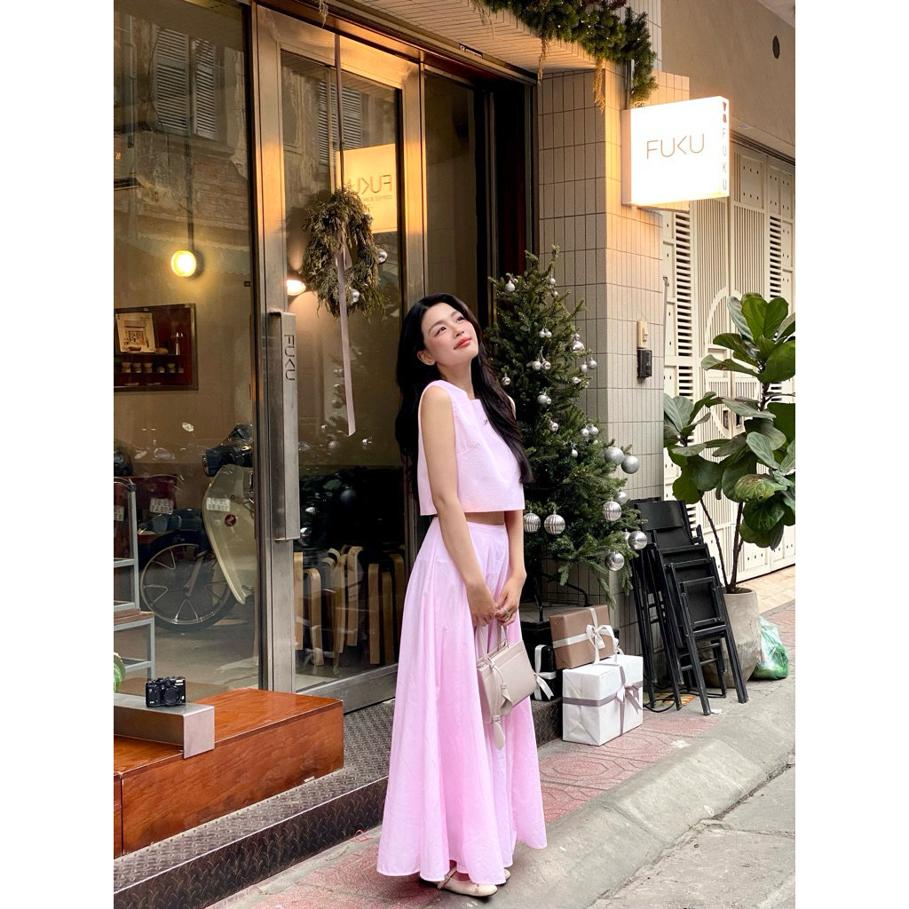 Rosé Set gồm áo croptop cách điệu có nơ đằng sau phối chân váy dáng dài bồng xoè | Leah