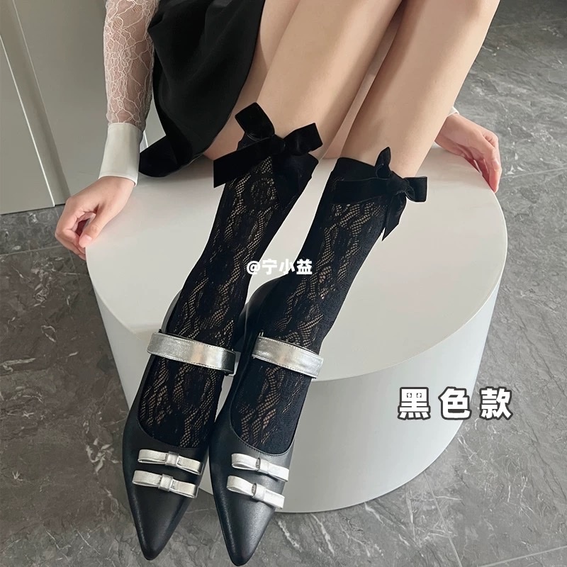 Tất ren nữ dáng ngắn phối nơ bản to phía trước, vớ ren mềm nhẹ dễ phối đồ, 2 màu đen trắng – daldanlovely