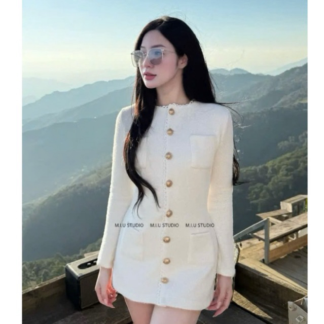 Váy dạ lông thỏ thiết kế dáng A dài tiểu thư phối viền ren đính khuy đồng thiết kế đơn giản basic, chất lông thỏ mềm mịn