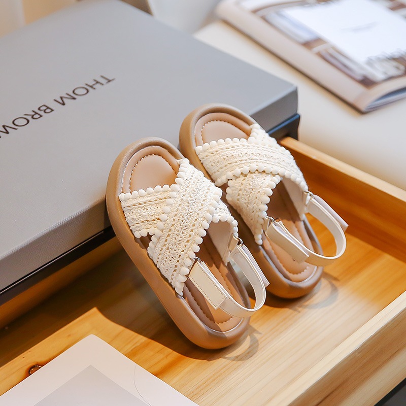 [M043] Sandal Ren Boho Cho Bé Gái – Dép Quai Hậu Viền PomPom Công Chúa Siêu Xinh Mềm Êm Chống Trơn Trượt TH Kids
