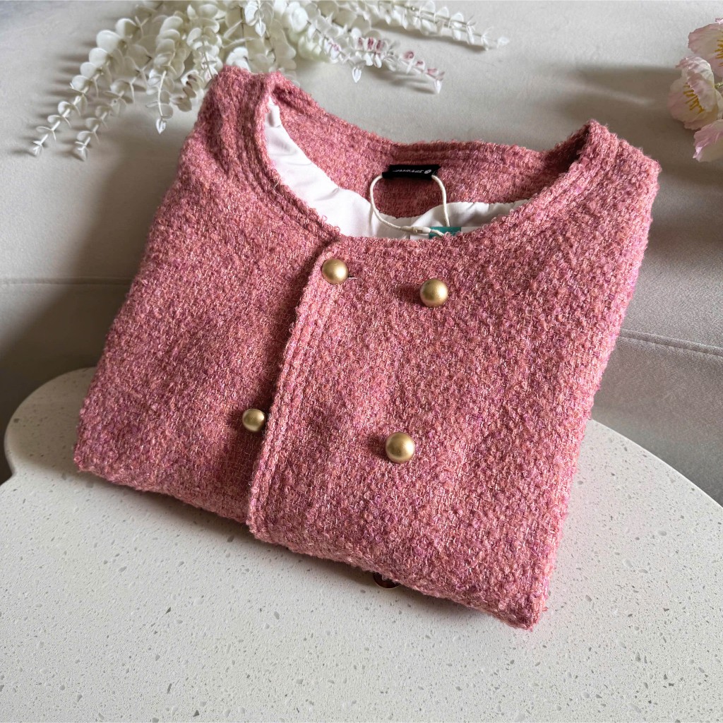 Áo Khoác Mirage Nút Cách Điệu Hot Trend Local Brand Chất Len Mềm Mịn.