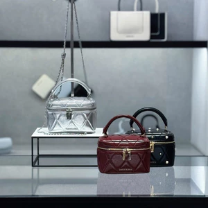 cốp cika sz full box để vừa đt nhé - HANA BAG