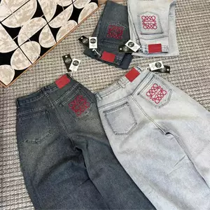 YURI JEANS - (MÃ 25) Quần Jean Nữ Ống Suông Thêu Túi Đỏ Kiểu Thời Trang (MÃ25)