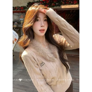 TRIANGLE - Coco Sweater (Cân nhắc kỹ, return is not welcomed)- Áo len cổ lông chữ V Hàn Quốc thanh lịch