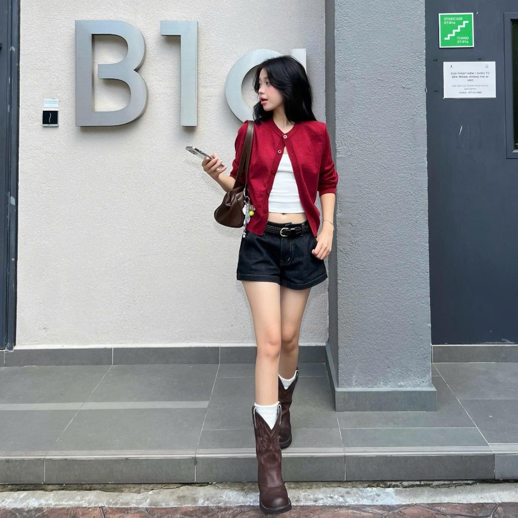 Quần Short ngắn nữ Denim Mood cạp trễ Calem Club chất liệu Jean dáng ngắn trên gối phong cách trẻ trung năng động | BigBuy360 - bigbuy360.vn