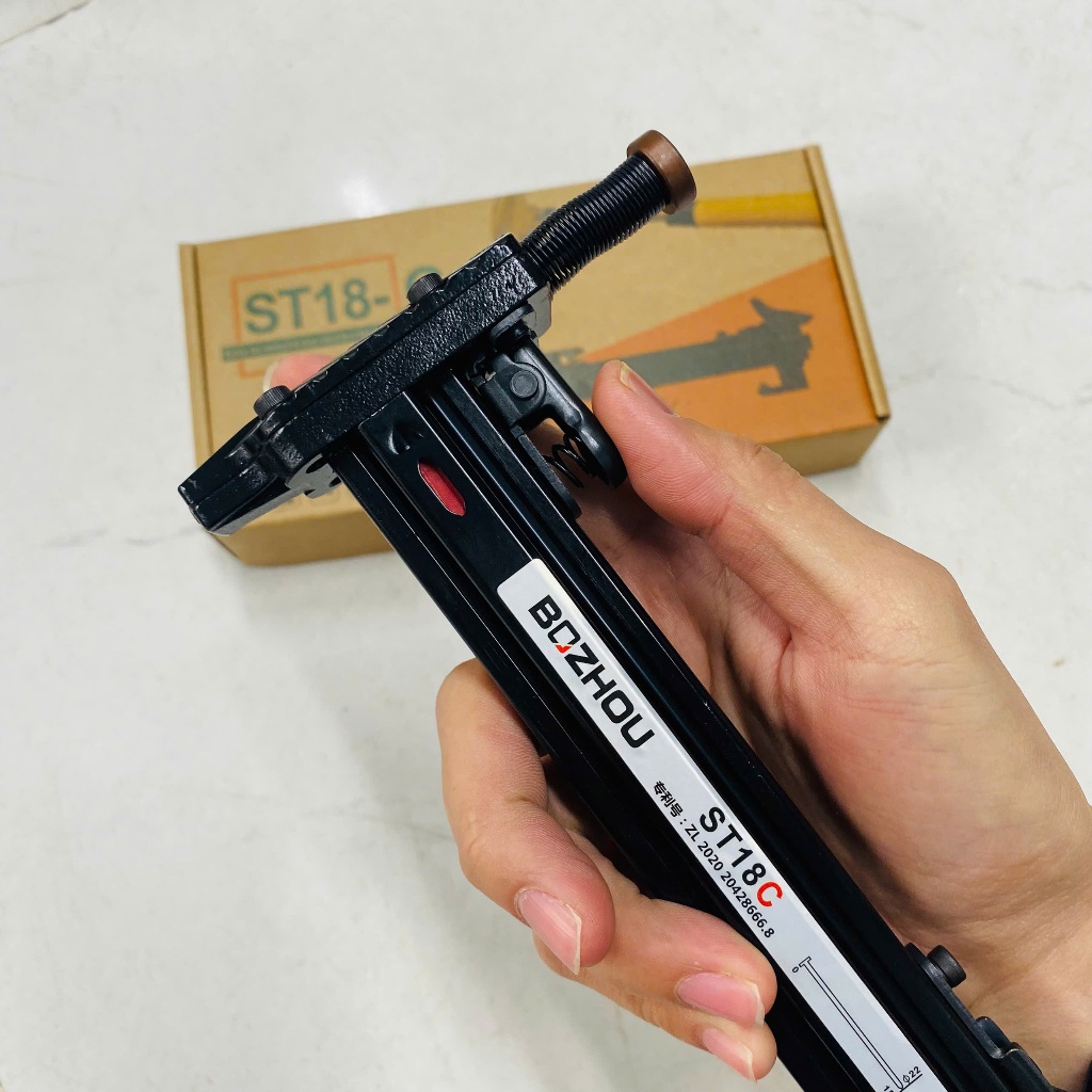 Dụng Cụ Đóng Đinh Bê Tông Tự Động ST18C đóng đinh dễ dàng, an toàn và chính xác