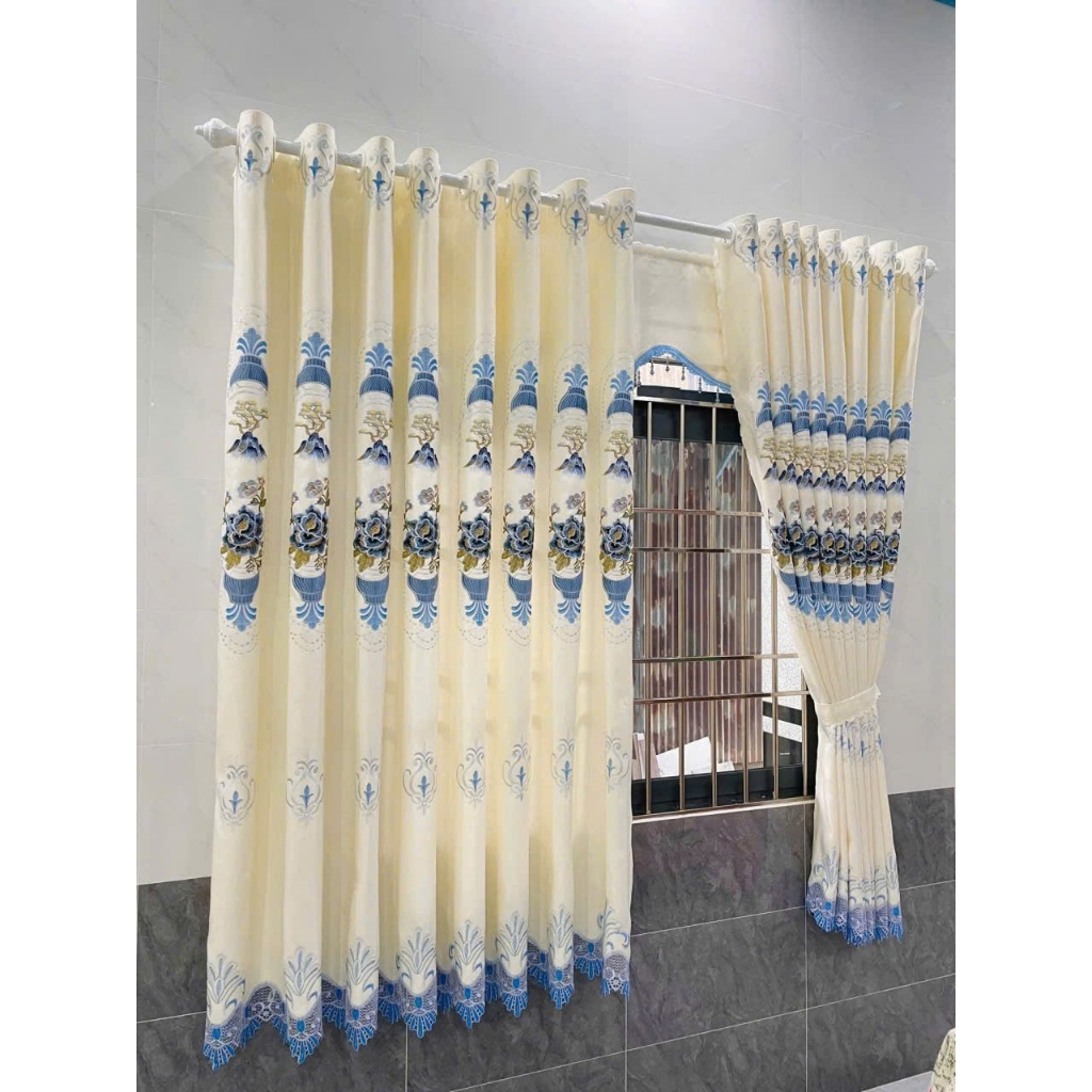Gấm thêu cao cấp màu trắng kem( chưa bao gồm thanh treo ) cản nắng 90%