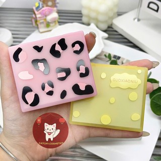 [GUOXIAONIU] Giấy Thấm Dầu Guoxiaoniu Họa Tiết Da Beo Hồng, Bơ Vàng Kèm Mút (100 miếng)