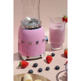 Máy xay sinh tố mini SMEG PBF01 công suất 300W , lưỡi dao kép 4 cánh dễ dàng xay nhuyễn GermanySnT HCM