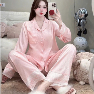 [DEAL MỞ BÁN] Bộ Đồ Ngủ Nữ JUSOKA Pijama Viền Chữ Lụa Gấm Xước Ánh Kim Dài Tay Dáng Tiểu Thư Cao Câp DD48