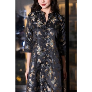 SWANLAKE | Áo Dài Cách Tân Nữ Phom Suông Cổ Chữ V Cài Nút Tay Lỡ Vải Gấm Tafta Hoa Tết L13371