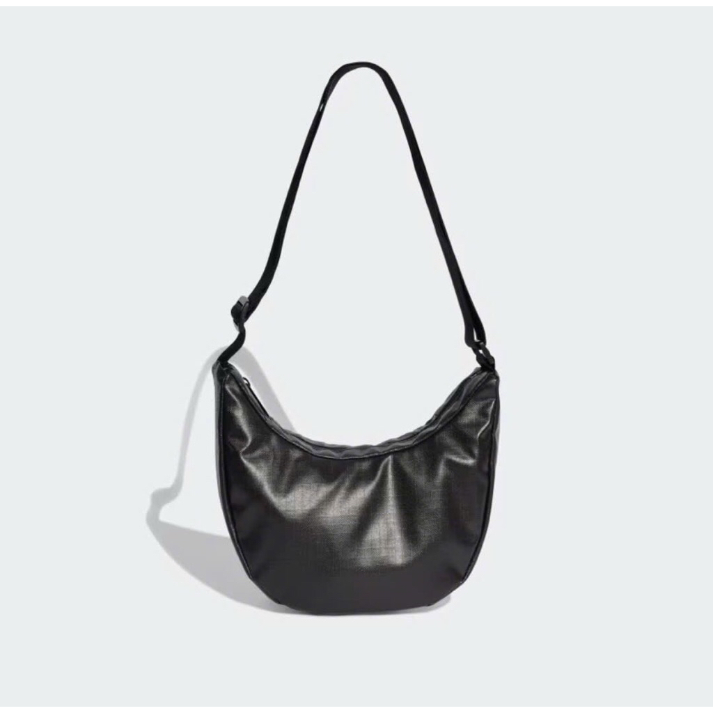 túi đeo chéo màu đen xuất xịn size 15x25cm t3439