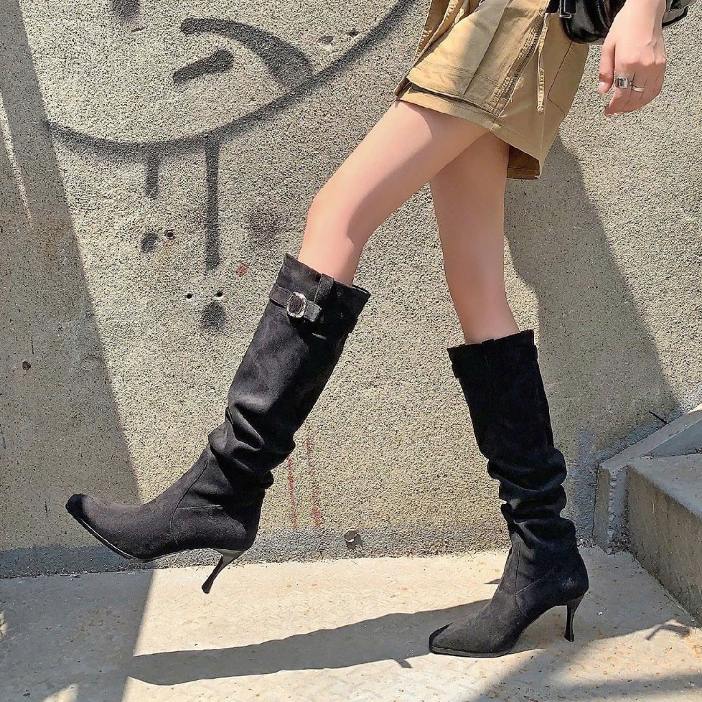 (Sẵn kaki 37) Giày Bốt Nữ Mũi Nhọn Chất Da Lộn Có Khóa Và Xếp Ly, Bốt Cao Gót Giúp Thon Gọn Vóc Dáng